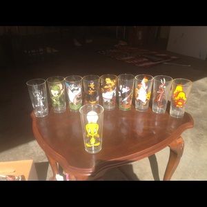 Collectors looney tunes glasses